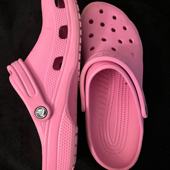 Women’s crocs - Picture 1 of 2